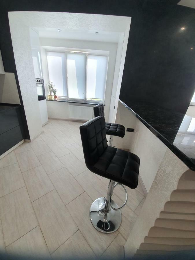 Вулиця Дмитра Іващенка Апартаменти Lutsk Exterior photo